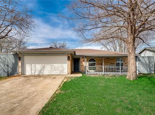 409 Sixpence Ln, Euless, TX 76039