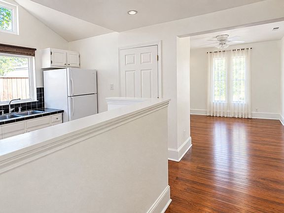 5th image of 4312 Avenue G #A