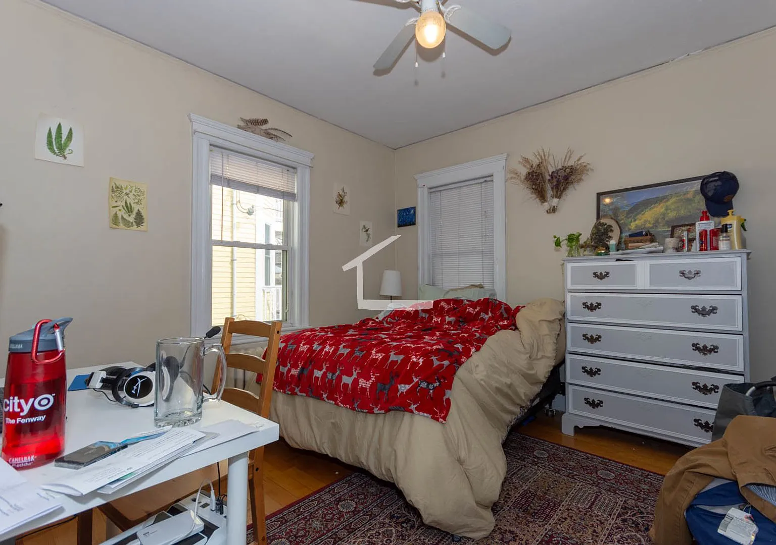 No Brokers Fee, In-Unit Washer and Dryer, Parking Included — Photo 2