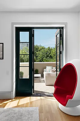 Sold by Compass | media 23