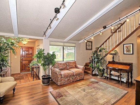 5th image of 3028 Cline Ct