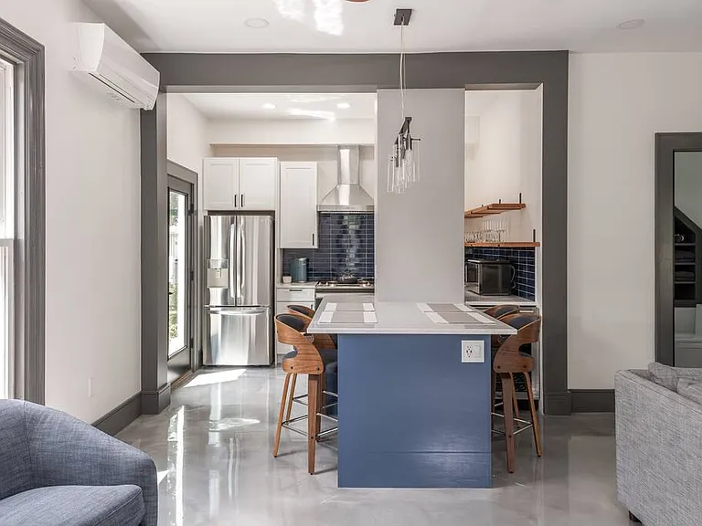 33 Pitt St #1 — Photo 3