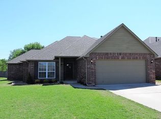 4615 N 36th Pl, Broken Arrow, OK 74014