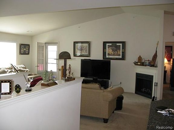 4th image of 27036 Carrington Pl