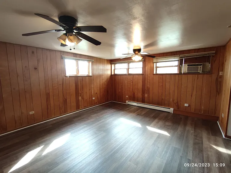 730 57th St #1B — Photo 2