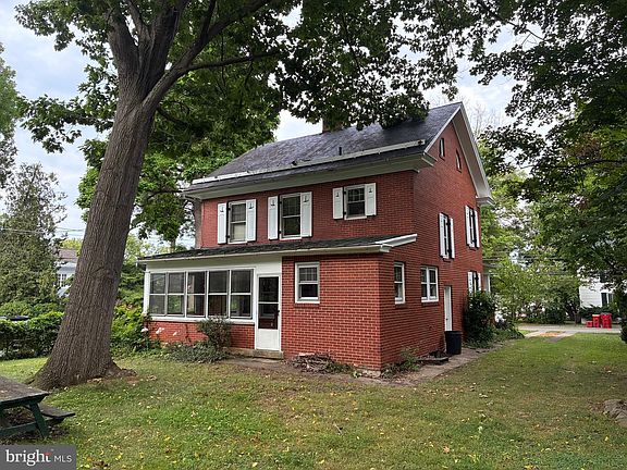 3rd image of 416 S Church St