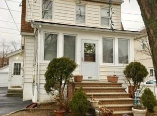 229 Cochran Pl, Valley Stream, NY 11581