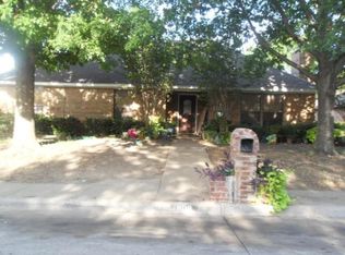 808 Andalusia Trl, Desoto, TX 75115