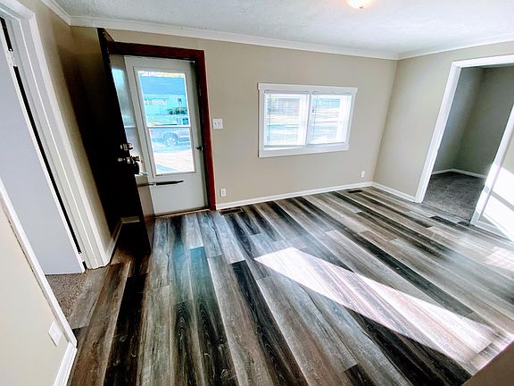 2nd image of 1640 Flesher Ave