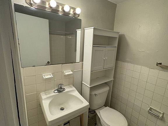 4th image of 3141 22nd Ave S APT 3