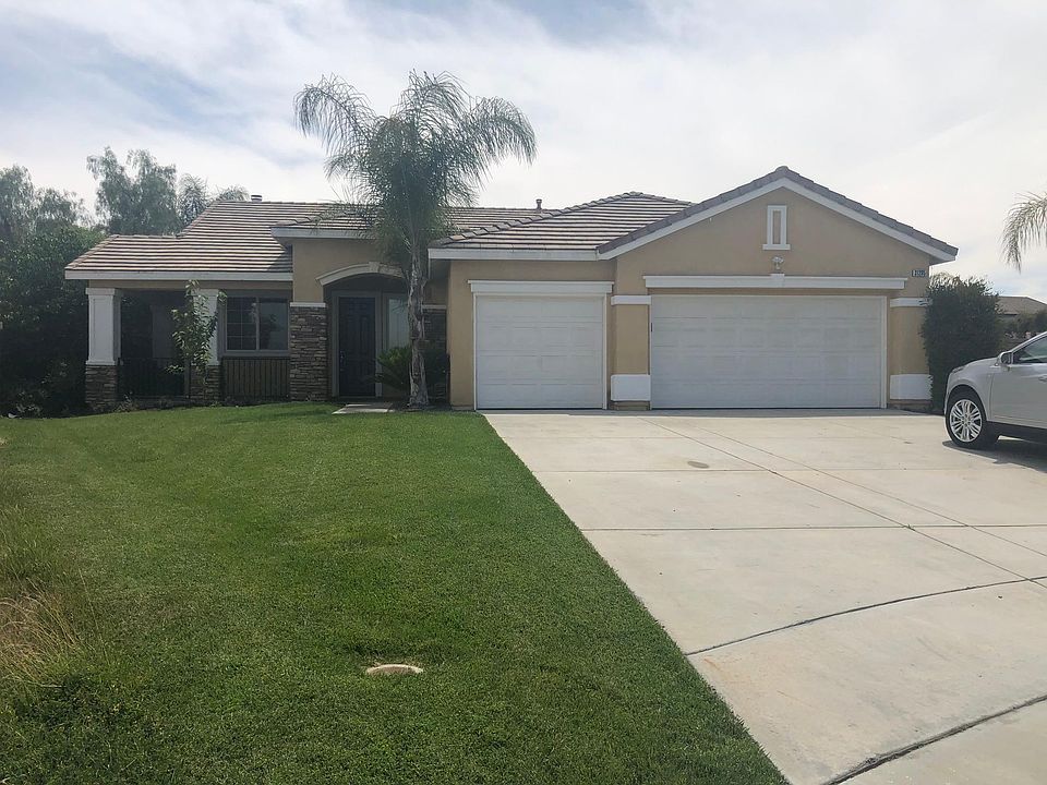 Beautiful single story home on cul de sac with 3 car garage
