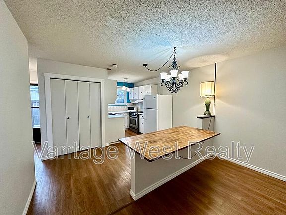 3rd image of 3135 Walnut St #6