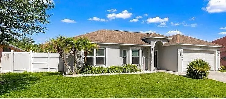 5872 Royal Hills Cir