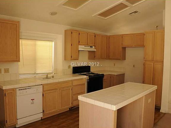 4th image of 3941 Laurel Brook Dr