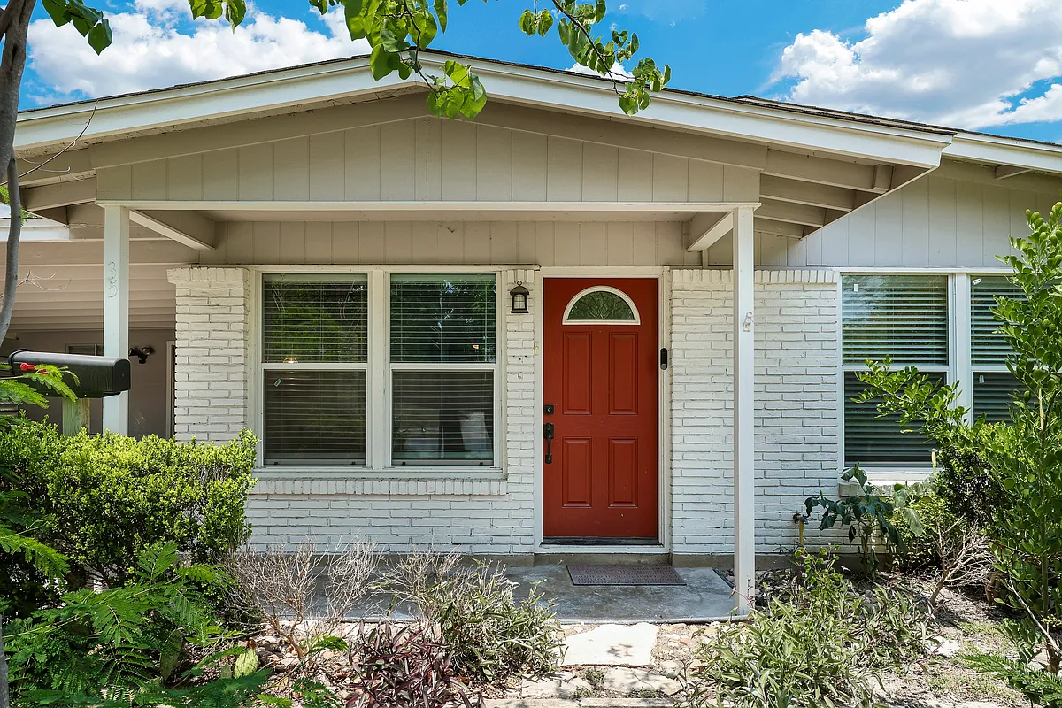 Building Photo - 35 Storeywood Dr