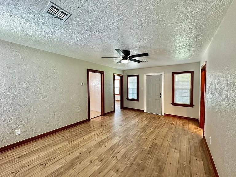1506 NW Arlington Ave — Photo 7