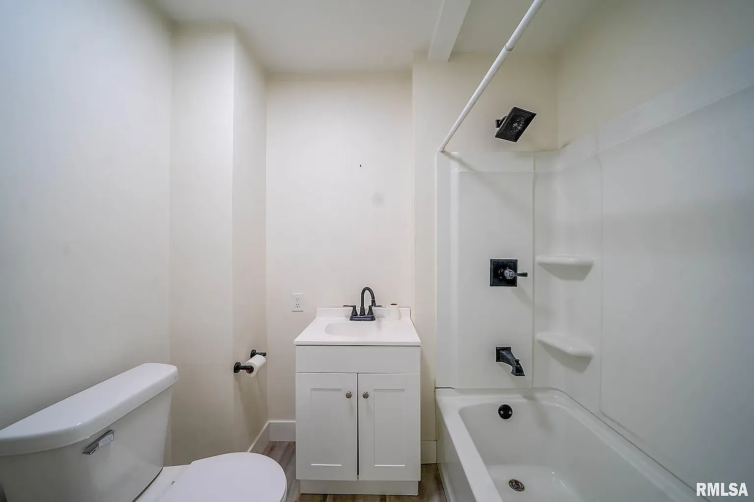 3 bed, 1.5 bath, 1196 sqft, $1,500 — Photo 1