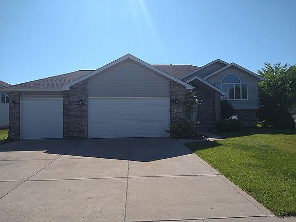 Front View of 3 Car Garage