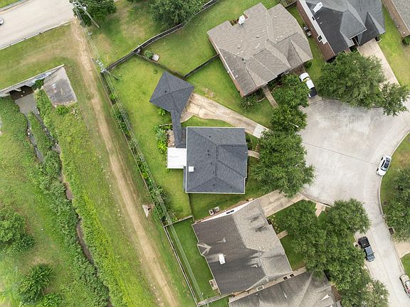 3rd image of 12702 Robins Crest Dr