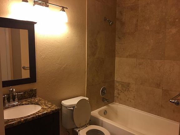 3rd image of 16303 Glenmoor Dr