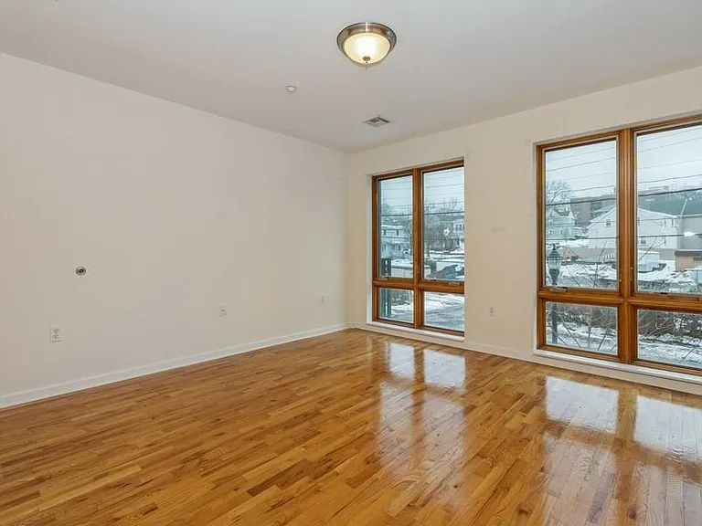 17 Meadow Rd #306 — Photo 9