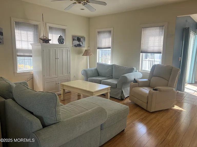327 Woodland Ave — Photo 14