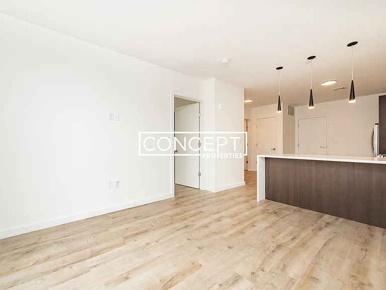 Longwood Row — Photo 35