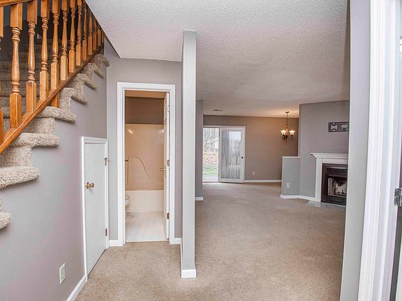 4th image of 2005 Silverbrook Dr #7-C