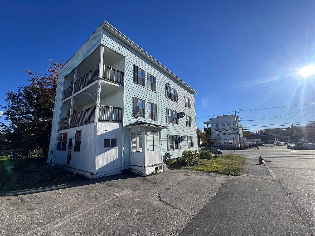 3 bed, 1400 sqft, $2,100 — Photo 1