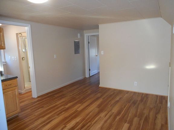 2nd image of 835 Wyoming Ave