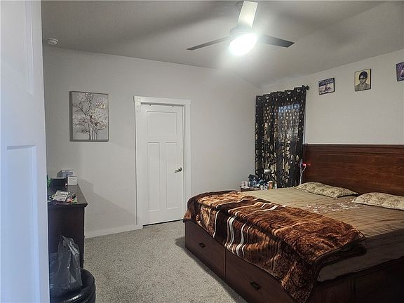 4th image of 960 Lady Bird Ln