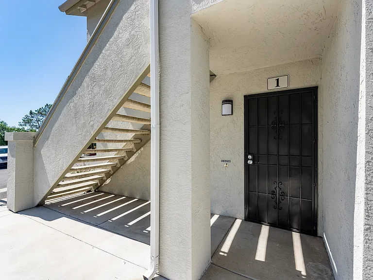 Paradise Gardens - Military Housing — Photo 17
