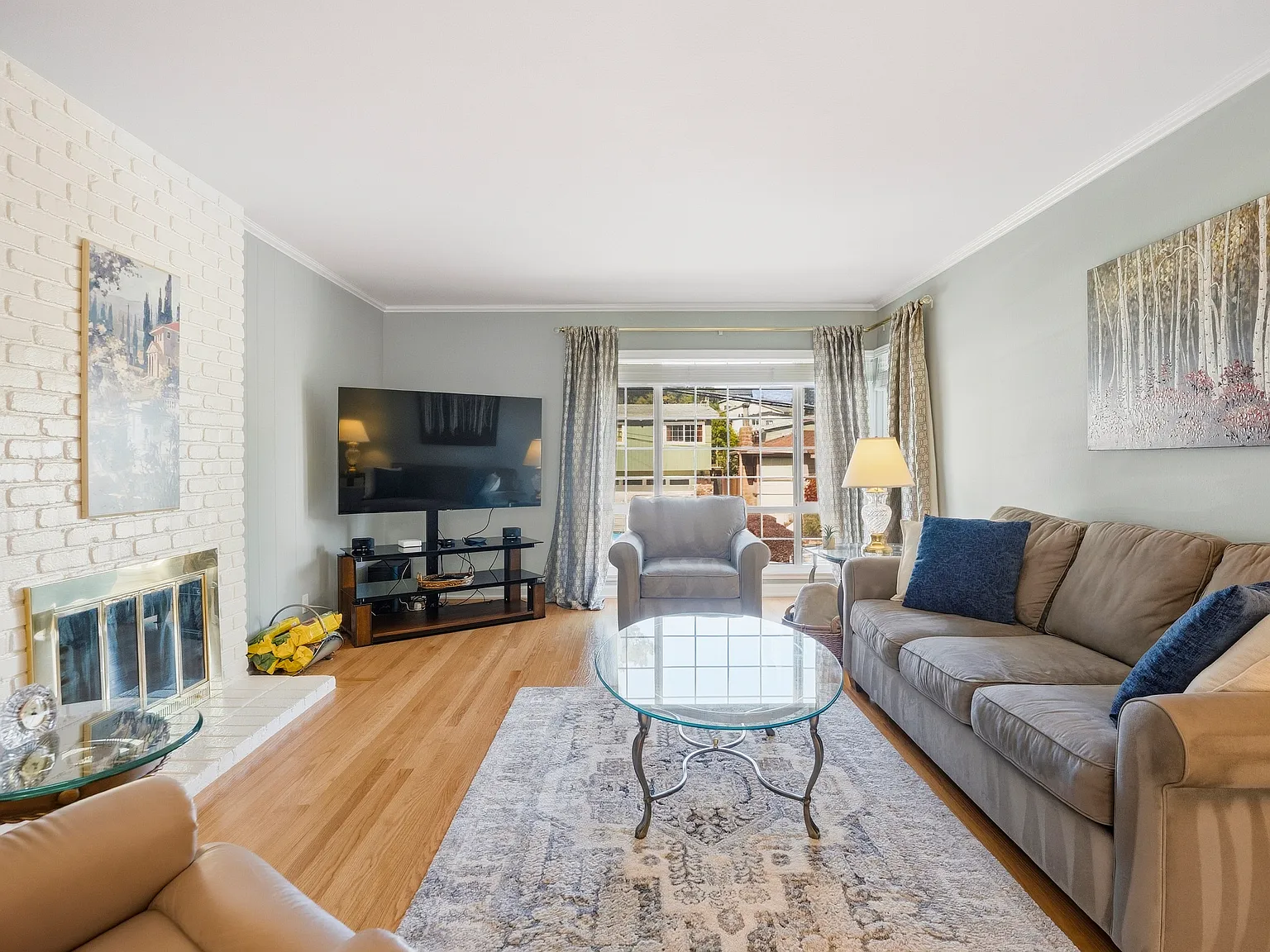 4 bed, 1900 sqft, $6,500 — Photo 4