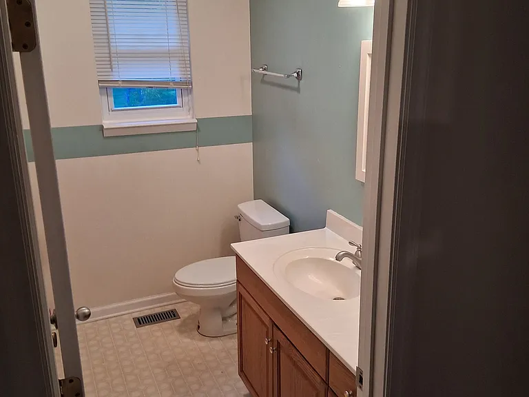 702 Rodeo Rd — Photo 8