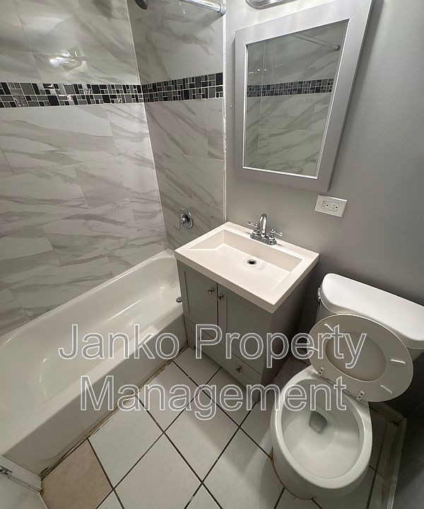 1st image of 3343 Commercial Ave Unit 2
