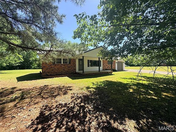 3rd image of 144 Harrison Ln