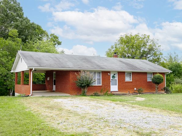 1318 Hickory Cove Ln