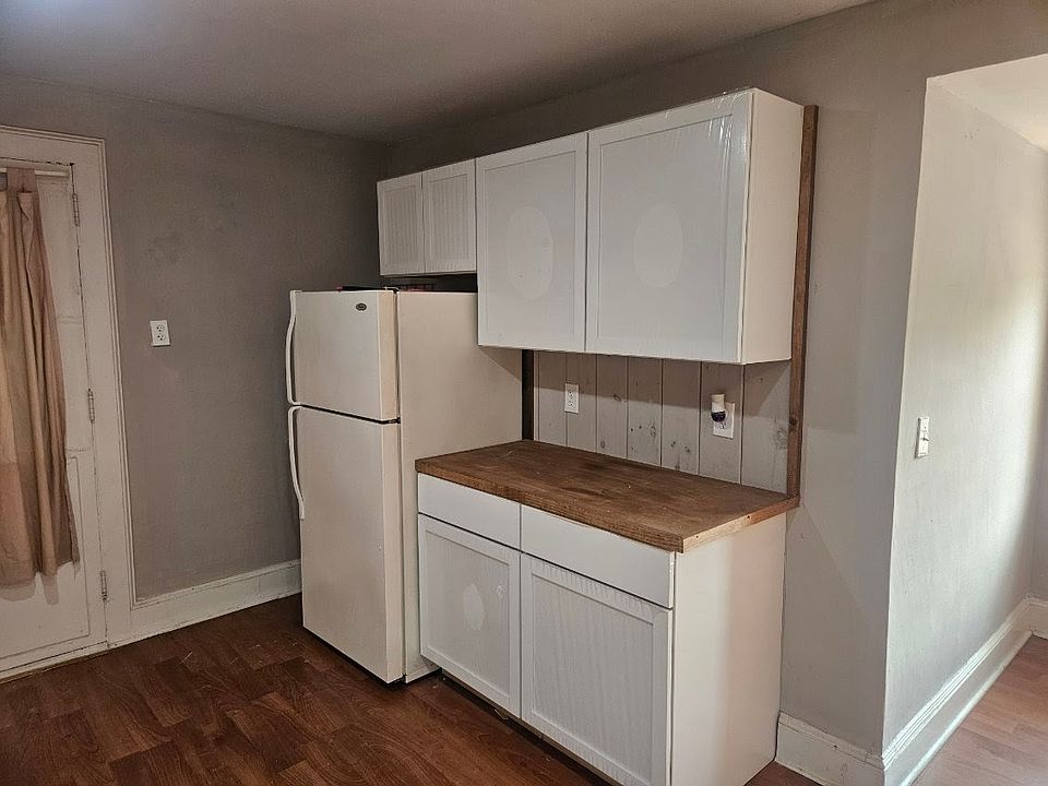 1st image of 19 Highland Ave #3