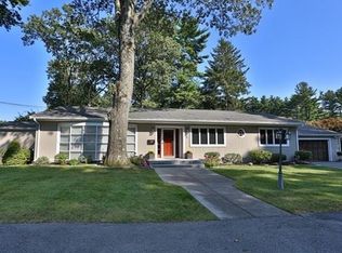 11 Doncaster Rd, Lynnfield, MA 01940