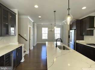 14837 Retreat Blvd, Chantilly, VA 20151