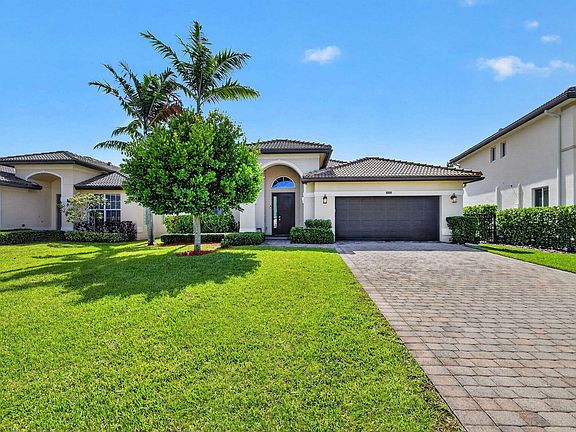 3rd image of 7082 Prudencia Drive