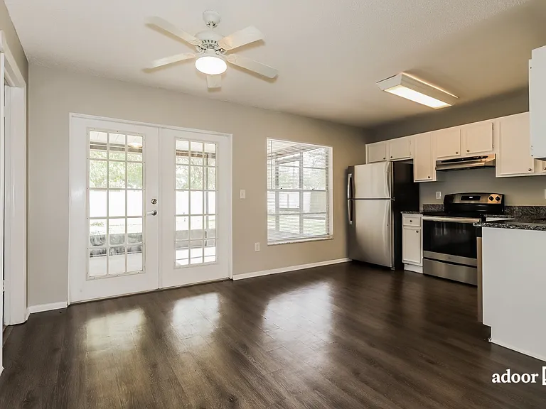 1024 Bridlewood Way — Photo 5