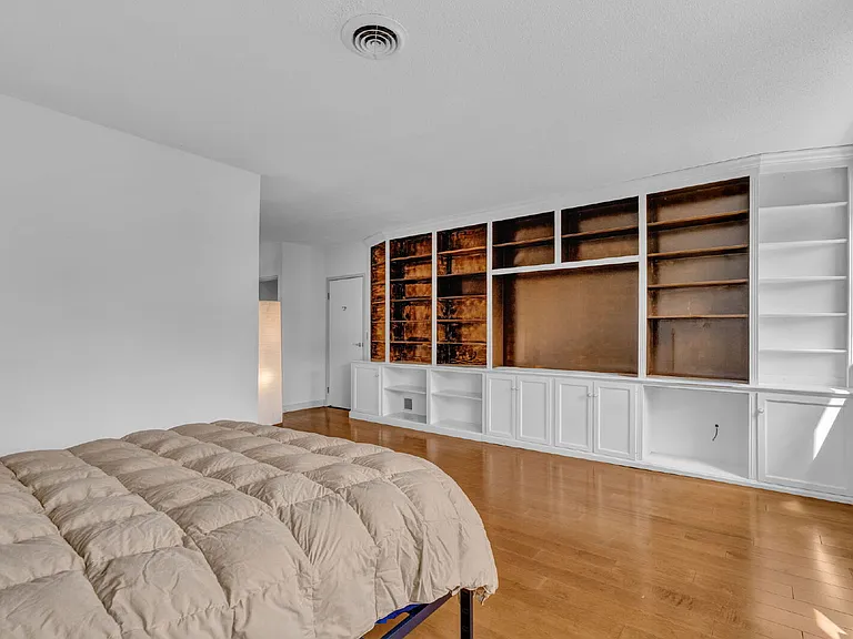 112 Franklin St #C2 — Photo 16