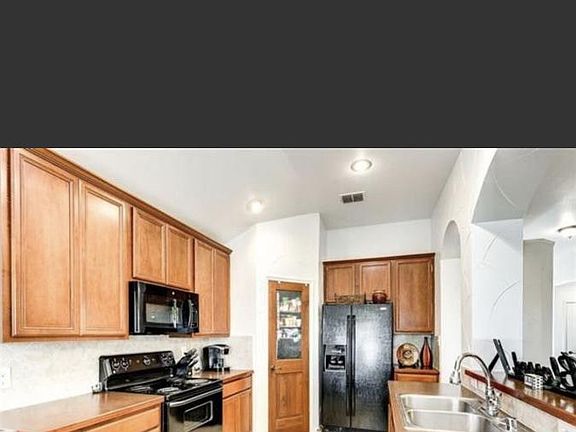 5th image of 15528 Adlong Dr