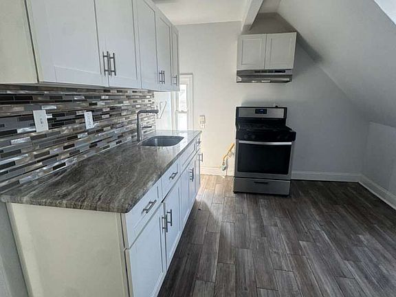 5th image of 163 N 18th St