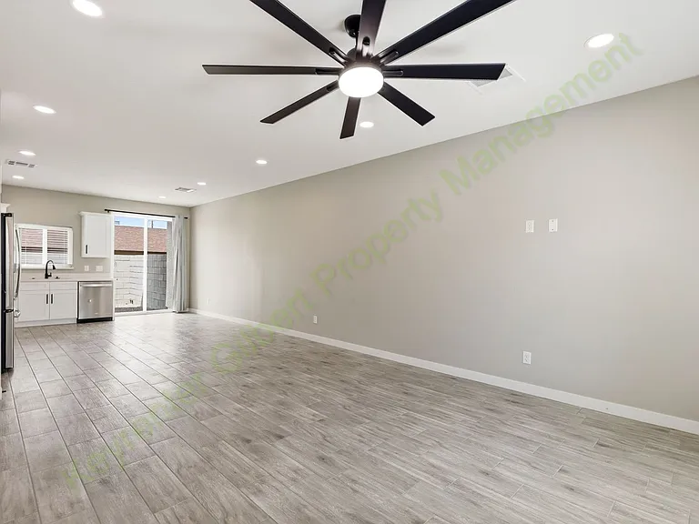 511 E 8th Ave #102 — Photo 6