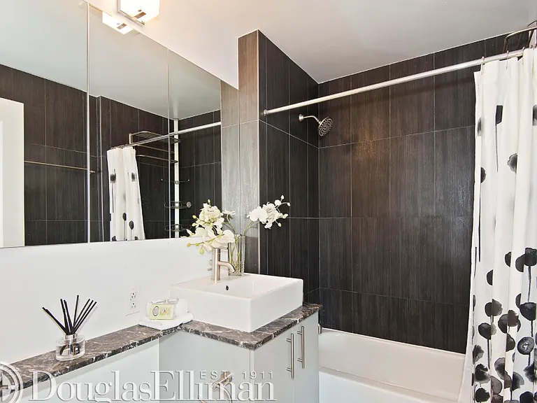 48-15 11th St #11C — Photo 7