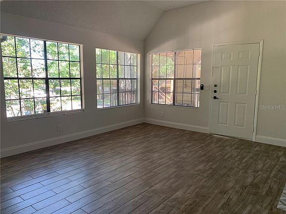 4th image of 385 Woodside 208 Dr