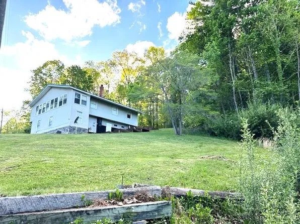 3183 Julia Rd, Renick, WV 24966