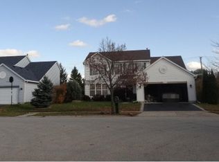 663 Woodbridge Dr, Elgin, IL 60124